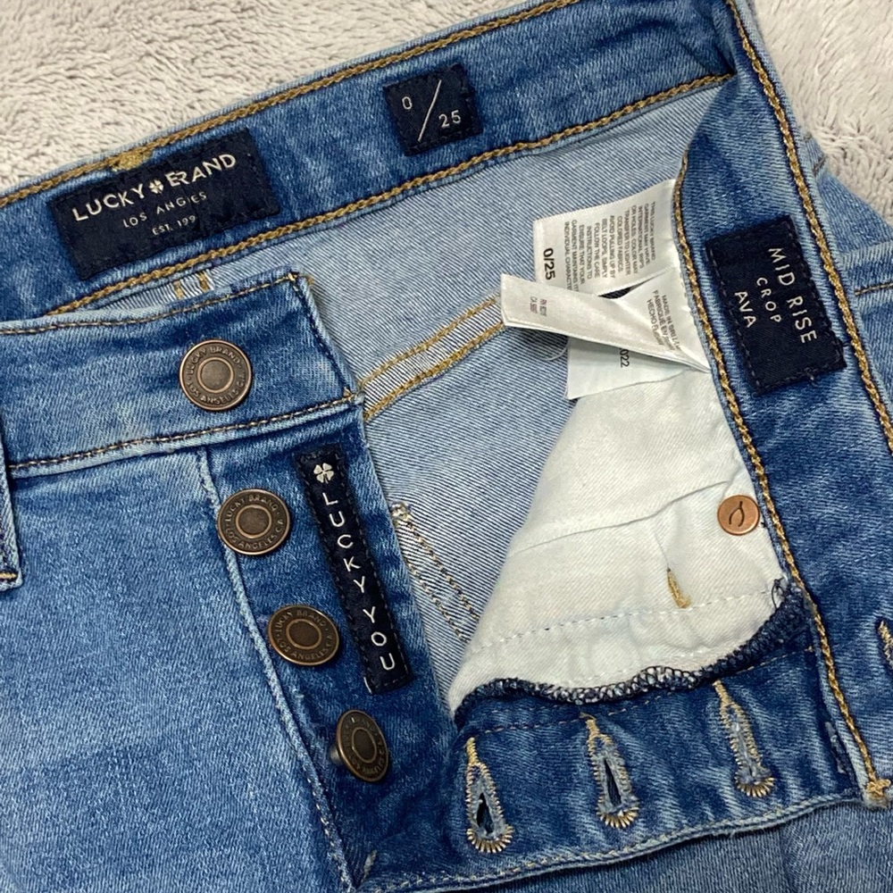 Lucky brand mid rise Ava crop